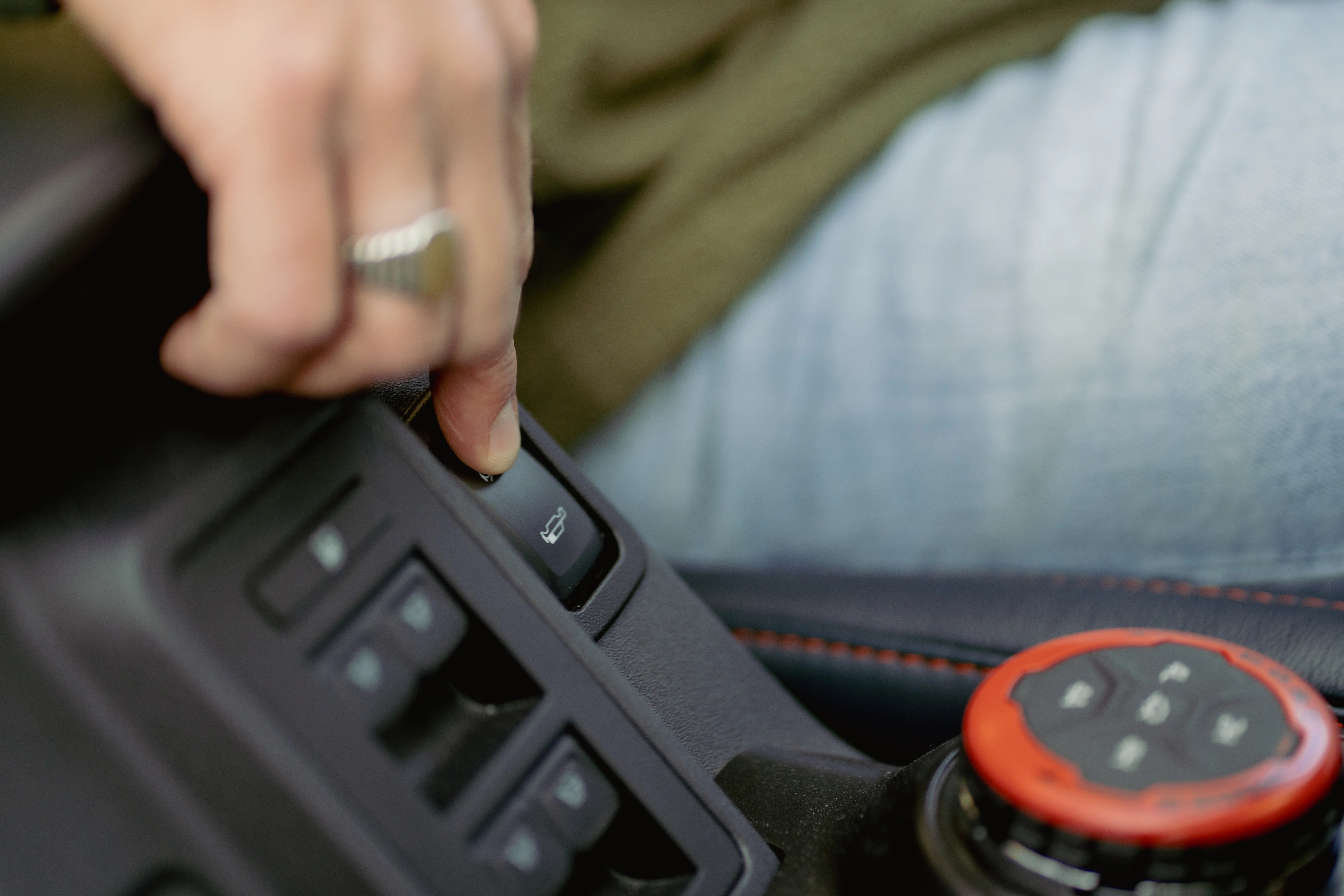 press the button.<br>topless <strong>IN SECONDS.</strong>